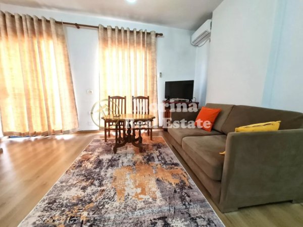 Tirane, jepet me qera apartament 1+1 Kati 5, 35 m² 400 € (Amerikan 2)