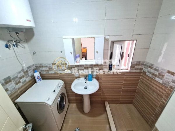 Tirane, jepet me qera apartament 1+1 Kati 5, 35 m² 400 € (Amerikan 2)