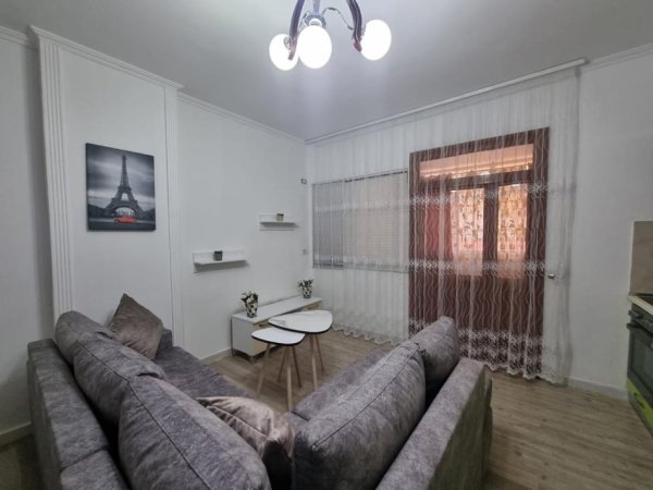 Tirane, jepet me qera apartament 2+1+Ballkon Kati 5, 100 m² 450 € 