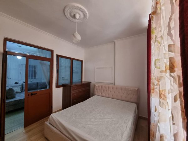 Tirane, jepet me qera apartament 2+1+Ballkon Kati 5, 100 m² 450 € 
