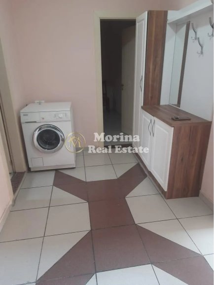 Tirane, jepet me qera apartament 1+1 Kati 1, 60 m² 450 € (Ish Parku Autobuzave)
