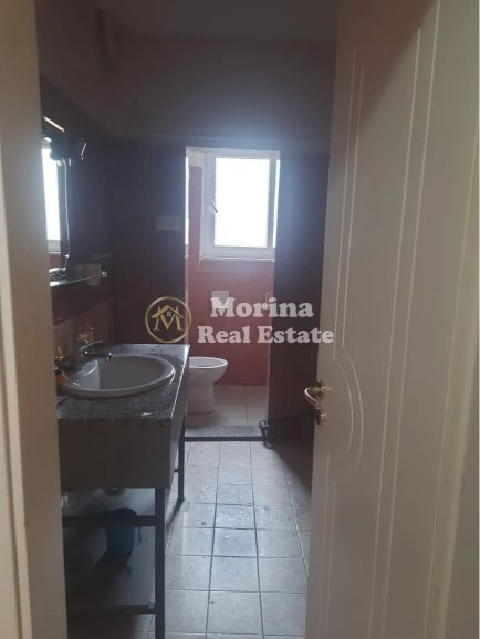 Tirane, jepet me qera apartament 1+1 Kati 1, 60 m² 450 € (Ish Parku Autobuzave)