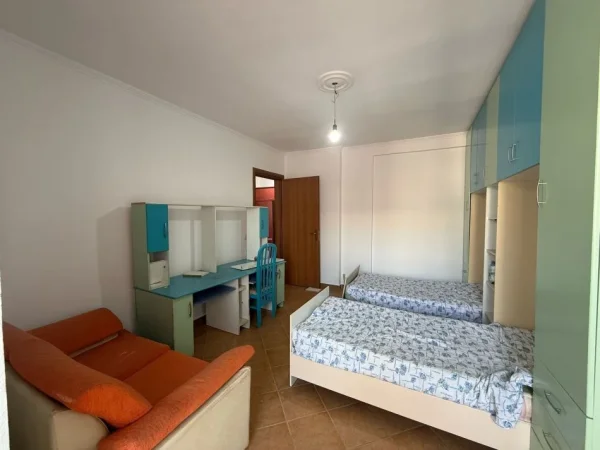 Tirane, shitet apartament 2+1+Ballkon Kati 7, 95 m² 127.000 € (Bulevardi Migjeni , Yzberisht)