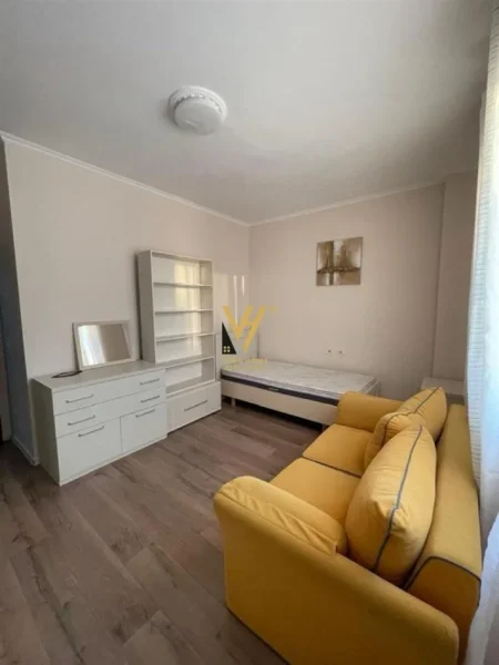 Tirane, jepet me qera apartament 2+1+Ballkon Kati 2, 96 m² 450 € (FRESK)
