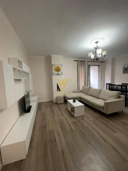Tirane, jepet me qera apartament 2+1+Ballkon Kati 2, 96 m² 450 € (FRESK)