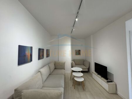 Tirane, jepet me qera apartament 1+1 Kati 1, 55 m² 500 € (Komuna e Parisit)
