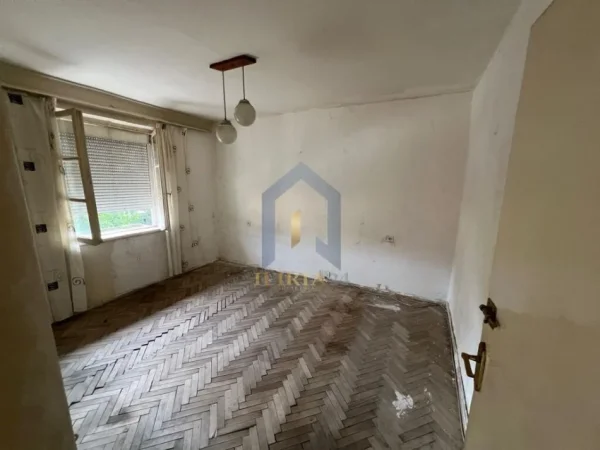 Tirane, shitet apartament 2+1+Ballkon Kati 4, 70 m² 125.000 € (Rruga Asim Vokshi)