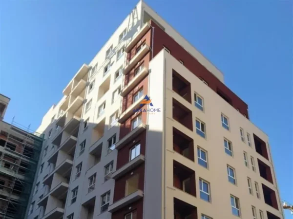 Tirane, shitet apartament 1+1+Ballkon Kati 1, 74 m² 126.000 € (LAPRAKE,RRUGA DRITAN HOXHA)