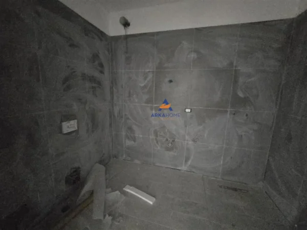 Tirane, shitet apartament 1+1+Ballkon Kati 1, 74 m² 126.000 € (LAPRAKE,RRUGA DRITAN HOXHA)