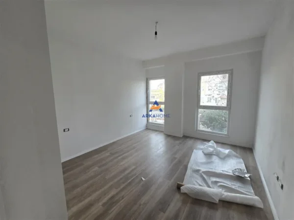 Tirane, shitet apartament 1+1+Ballkon Kati 1, 74 m² 126.000 € (LAPRAKE,RRUGA DRITAN HOXHA)