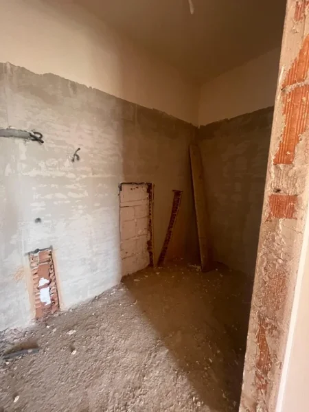 Tirane, shitet apartament 2+1+Ballkon Kati 4, 95 m² 152.500 € (Bulevardi i Ri)