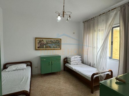 Tirane, jepet me qera apartament 2+1 Kati 4, 110 m² 750 € (Komuna e Parisit)