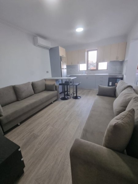 Tirane, jepet me qera apartament 1+1 Kati 5, 50 m² 350 € (Rrethrrotullimi i Shkozes)