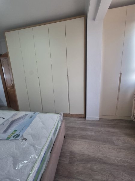 Tirane, jepet me qera apartament 1+1 Kati 5, 50 m² 350 € (Rrethrrotullimi i Shkozes)