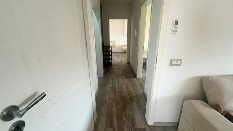 Tirane, jepet me qera apartament 2+1+Ballkon Kati 2, 123 m² 550 € (Rruga &quot;Teodor Keko&quot;)