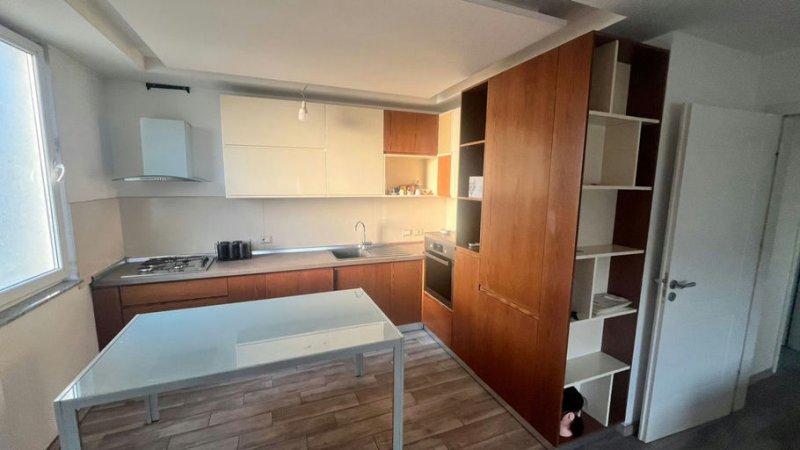 Tirane, jepet me qera apartament 2+1+Ballkon Kati 2, 123 m² 550 € (Rruga &quot;Teodor Keko&quot;)