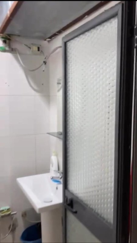 Tirane, jepet me qera apartament 1+1 Kati 0, 65 m² 370 €