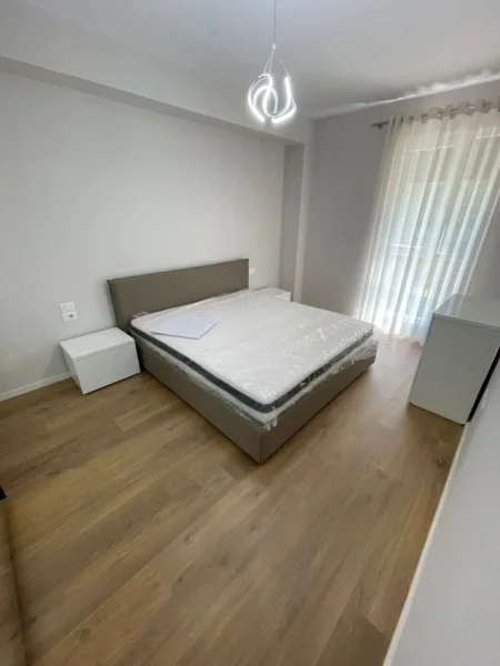 Tirane, jepet me qera apartament 1+1 Kati 8, 100 m² 650 € (Don Bosko)