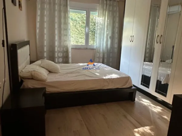 Tirane, jepet me qera apartament 2+1+Ballkon Kati 2, 100 m² 700 € (TE LIQENI I THATE)