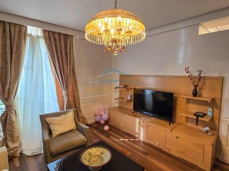 Tirane, jepet me qera apartament 1+1 Kati 1, 75 m² 800 € (Selvia)