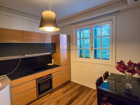 Tirane, jepet me qera apartament 1+1 Kati 1, 75 m² 800 € (Selvia)
