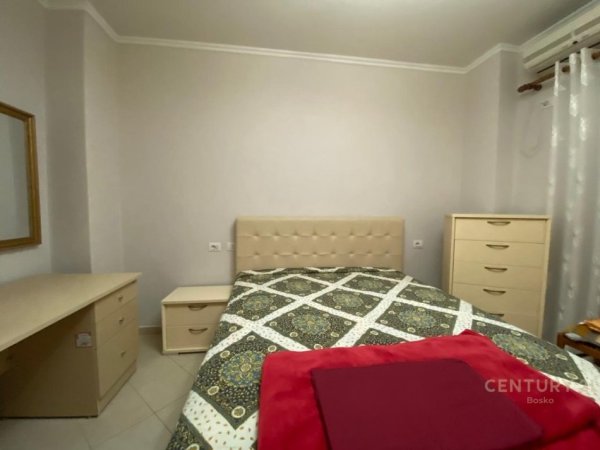Tirane, jepet me qera apartament 2+1 Kati 4, 98 m² 700 € (Rr.Haxhi Hysen Dalliu)