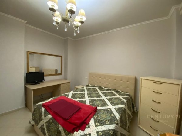 Tirane, jepet me qera apartament 2+1 Kati 4, 98 m² 700 € (Rr.Haxhi Hysen Dalliu)