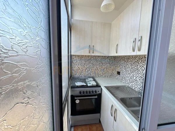 Tirane, shitet apartament 2+1+Ballkon Kati 3, 101 m² 147.000 € 