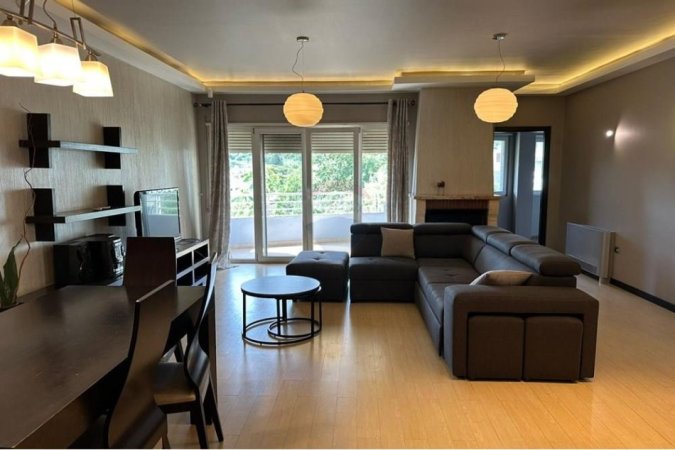 Tirane, jepet me qera apartament 3+1+Ballkon Kati 4, 150 m² 650 € (Kodra e Diellit)
