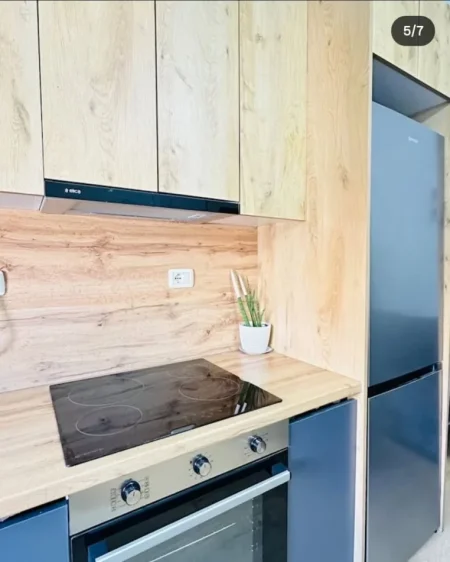 Tirane, jepet me qera apartament 1+1 Kati 1, 68 m² 650 € (Qender, prane 9 Katesheve)