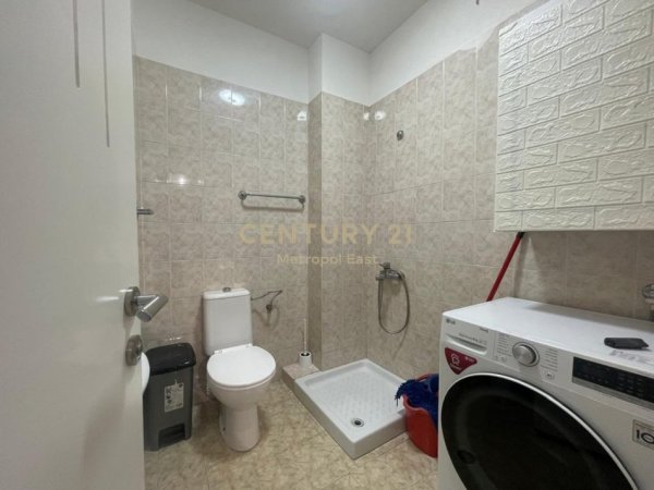 Tirane, jepet me qera apartament 2+1 Kati 9, 93 m² 750 € (Rr.)