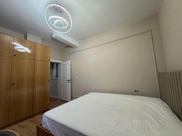 Tirane, jepet me qera apartament 1+1 Kati 1, 59 m² 550 € (Ambasada Amerikane)
