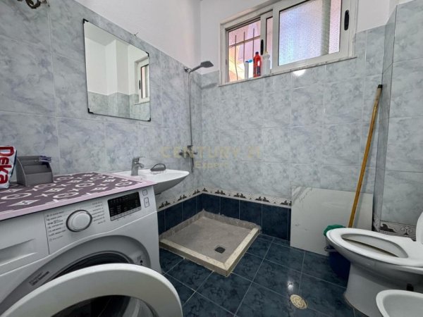 Tirane, jepet me qera apartament 1+1 Kati 1, 59 m² 550 € (Ambasada Amerikane)