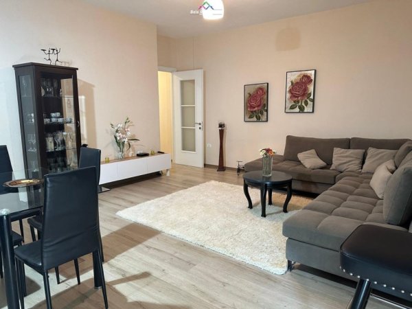Tirane, jepet me qera apartament 2+1+Ballkon Kati 2, 100 m² 700 € (Liqeni i Thate)