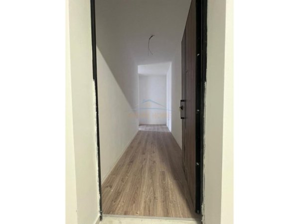Tirane, shitet apartament 2+1+Ballkon Kati 6, 110 m² 100.000 € 