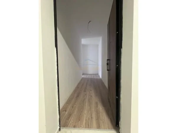 Tirane, shitet apartament 2+1+Ballkon Kati 6, 110 m² 100.000 € 