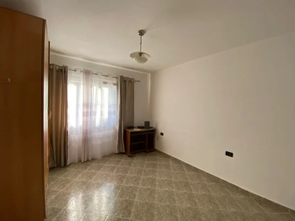 Tirane, shitet apartament 1+1+Aneks Kati 4, 65 m² 131.600 € (Ali Demi, prane Shkolles 1 Maji)