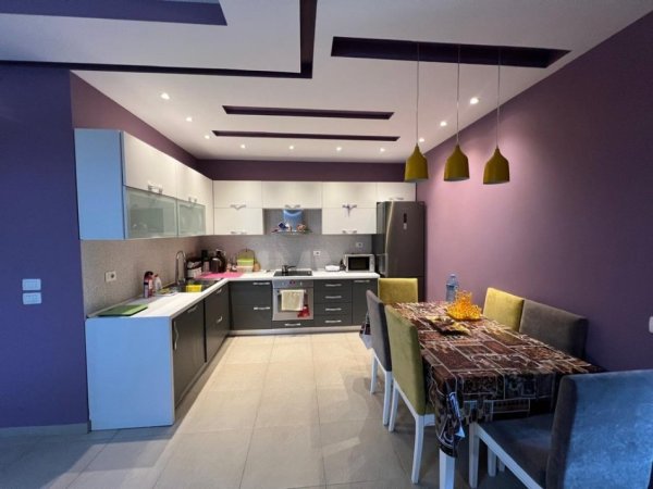 Tirane, jepet me qera apartament 2+1 Kati 9, 92 m² 650 € (Rruga e Elbasanit)
