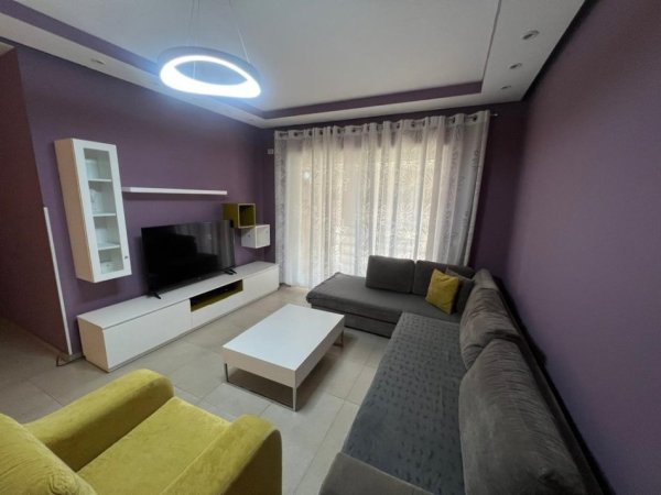 Tirane, jepet me qera apartament 2+1 Kati 9, 92 m² 650 € (Rruga e Elbasanit)