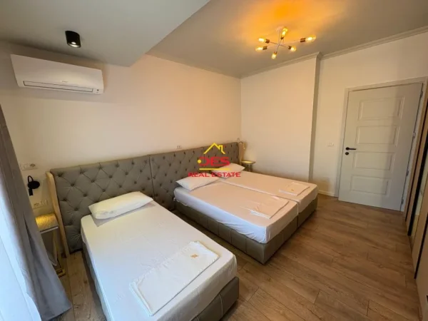 Vlore, shitet apartament+verande | Penthouse 2+1 Kati 9, 138 m² 350.000 € (Rruga Çajupi)