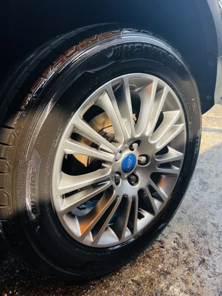 Tirane, shes makine Ford Kuga Titanium 2.0 Nafte, e zeze automatik Klima 186.000 km 9.500 €