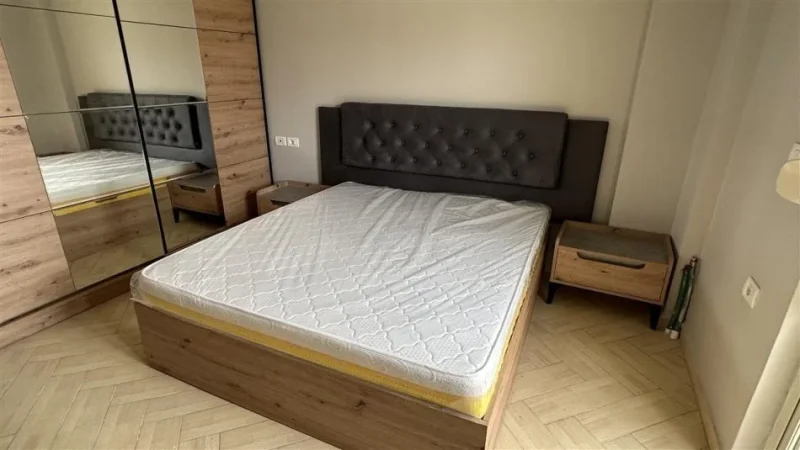 Tirane, jepet me qera apartament 2+1+Ballkon Kati 4, 88 m² 750 € (Rruga Kongresi i Manastirit, prane Pediatrise)