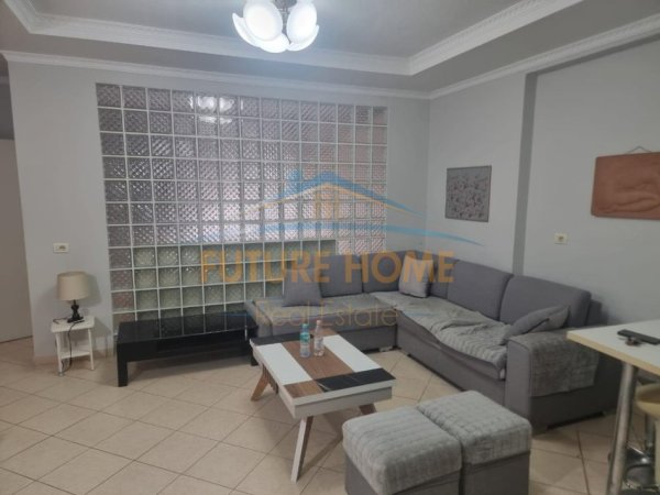 Tirane, jepet me qera apartament 1+1 Kati 0, 68 m² 350 € (pranë shkollës 17 Shkurti)