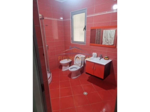 Tirane, jepet me qera apartament 1+1 Kati 0, 68 m² 350 € (pranë shkollës 17 Shkurti)