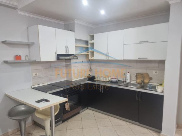 Tirane, jepet me qera apartament 1+1 Kati 0, 68 m² 350 € (pranë shkollës 17 Shkurti)