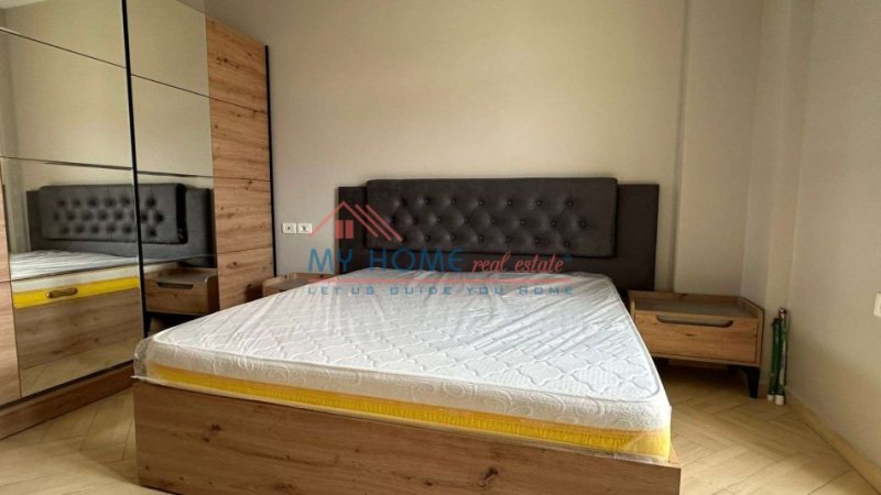 Tirane, jepet me qera apartament 2+1+Ballkon Kati 4, 88 m² 750 € (Rruga Kongresi Manastirit)
