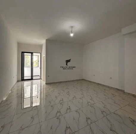 Tirane, jepet me qera dyqan Kati 0, 100 m² 2.500 € (ISH EKSPOZITA)