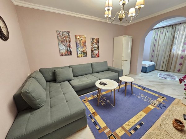 Tirane, jepet me qera apartament 1+1 Kati 1, 50 m² 600 € (Shkolla Osman Myderrizi Rruga Pjeter Budi)
