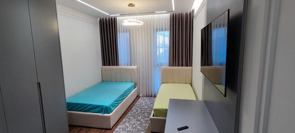 Tirane, jepet me qera apartament 2+1 Kati 3, 114 m² 900 € (Arlis Farmacia 10)