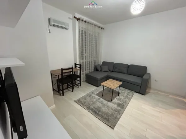 Tirane, jepet me qera apartament 1+1+Ballkon Kati 3, 60 m² 500 € (Tek Ish-Fusha e Aviacionit, prane Drejtorise se Tatimeve)